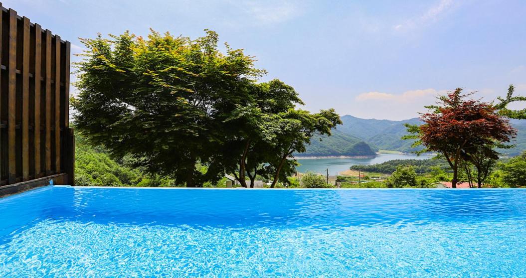 Penatess Pool Villa Cshungdzsu Kültér fotó