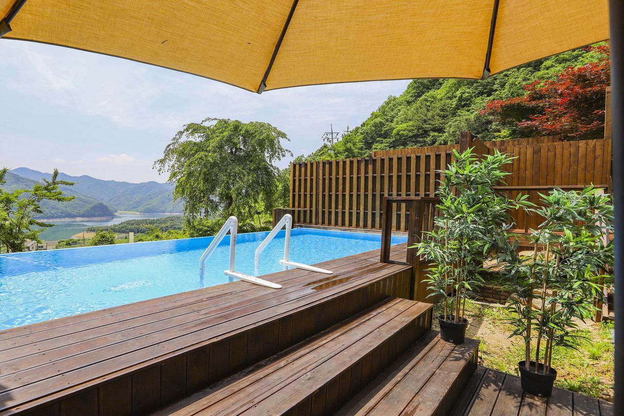 Penatess Pool Villa Cshungdzsu Kültér fotó